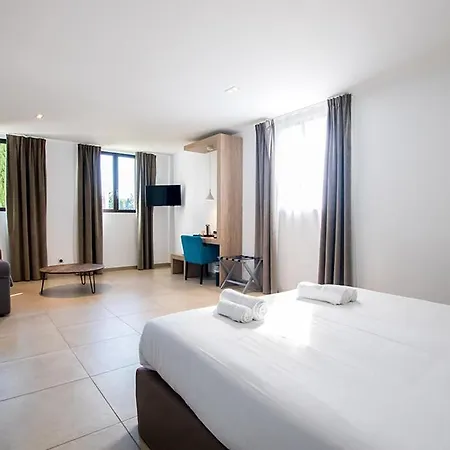 Du Cros D'auzon 3* Saint-Maurice-dʼArdèche