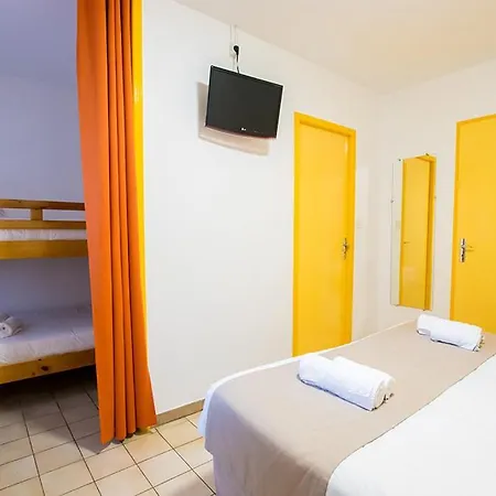 Du Cros D'auzon 3*