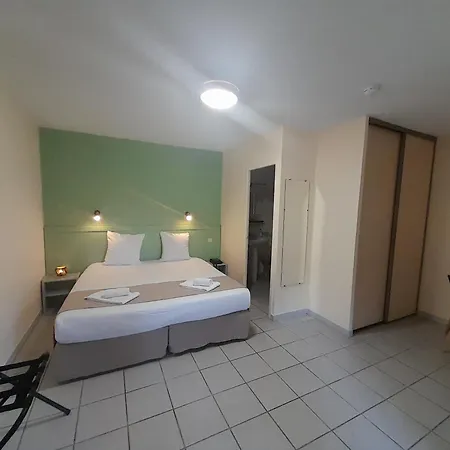 Du Cros D'auzon Hotel Saint-Maurice-dʼArdèche
