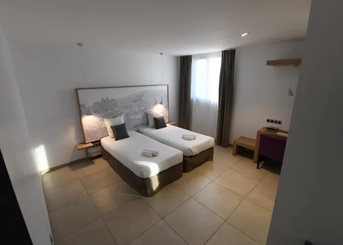 Du Cros D'auzon Hotel Saint-Maurice-dʼArdèche
