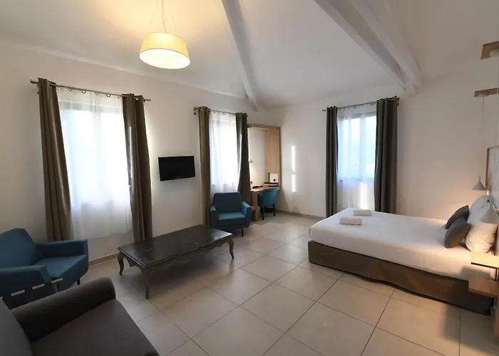 Du Cros D'auzon Hotel