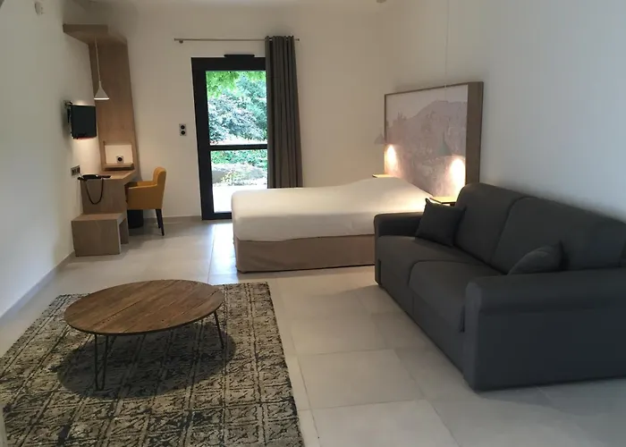 Du Cros D'auzon Hotel